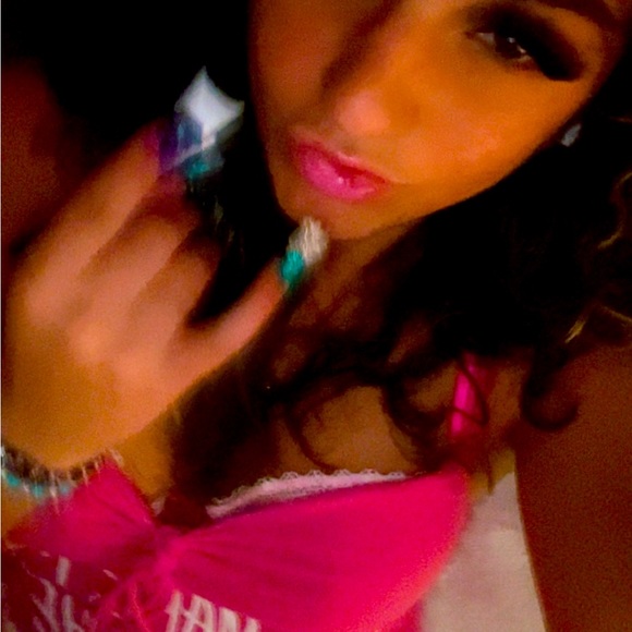 alexis - Picture 3 of 3